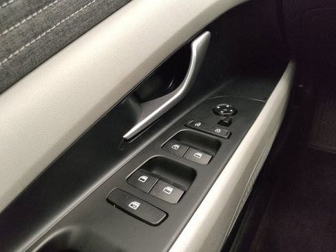 Used 2023 Hyundai Elantra Limited image 27