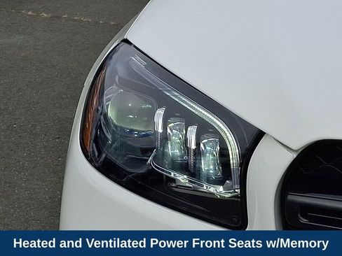 Used 2022 Mercedes-Benz GLS 450 4MATIC image 10