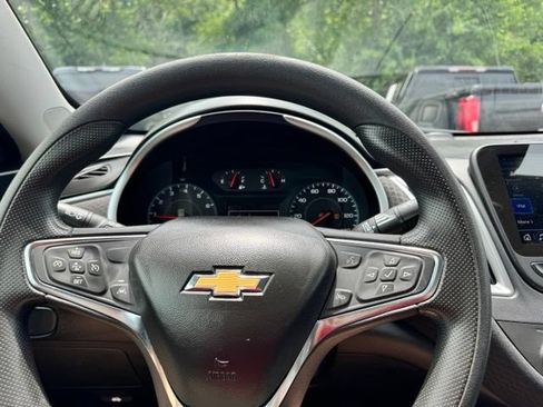Used 2024 Chevrolet Malibu LT FWD image 12