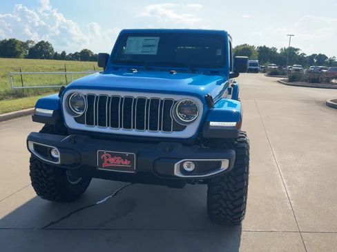 New 2026 Jeep Wrangler Unlimited Sahara w/ Whitecap Package AWD/4WD image 5