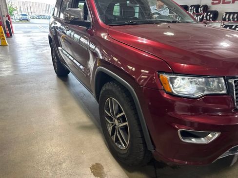 Used 2017 Jeep Grand Cherokee Limited RWD image 3