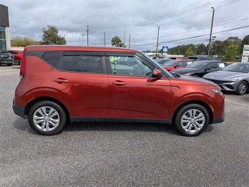 Used 2020 Kia Soul LX image 3