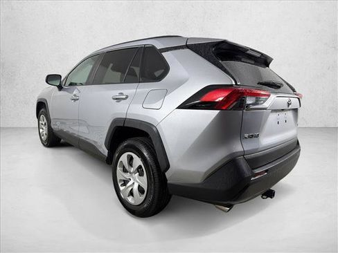 Used 2020 Toyota RAV4 LE FWD image 5