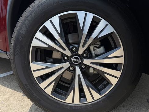 Used 2023 Nissan Rogue SV w/ SV Premium B Package FWD image 10
