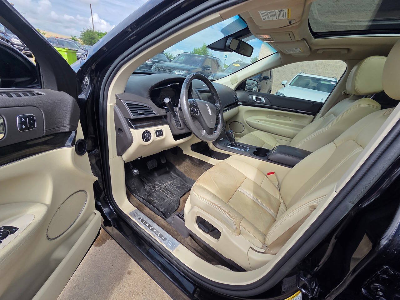 Used 2016 Lincoln MKT AWD w/ Equipment Group 201A image 11