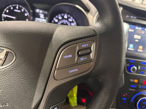 Used 2017 Hyundai Santa Fe SE image 30