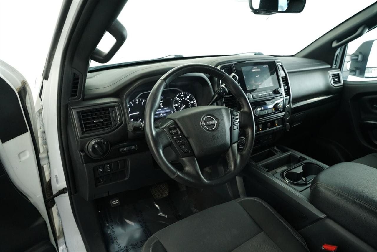 Used 2023 Nissan Titan SV w/ SV Convenience Package AWD/4WD image 9