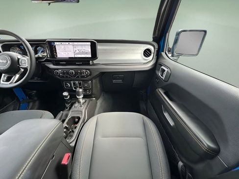 Certified 2024 Jeep Wrangler Sahara image 20