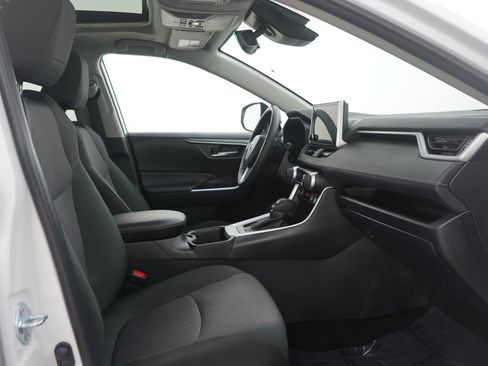 Used 2025 Toyota RAV4 XLE w/ Convenience Package image 13