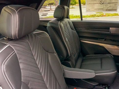 New 2026 Cadillac Vistiq Platinum image 11