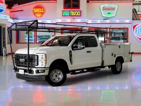 Used 2024 Ford F250 XL w/ XL Chrome Package AWD/4WD image 2