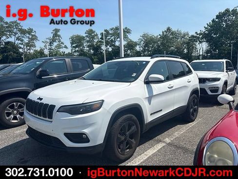 Used 2021 Jeep Cherokee Latitude Plus AWD/4WD image 2