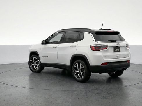 Used 2025 Jeep Compass Limited image 6