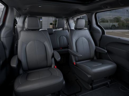New 2026 Chrysler Pacifica Select AWD/4WD image 16