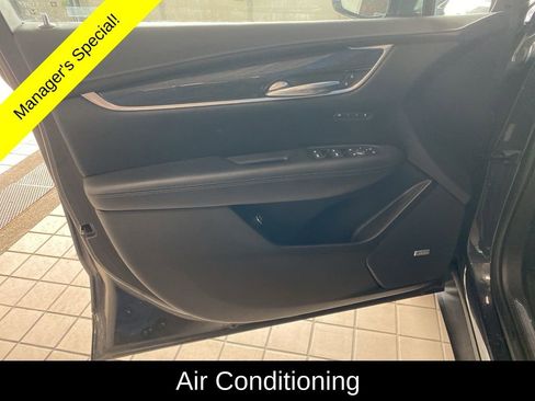 Used 2022 Cadillac XT5 Premium Luxury AWD/4WD image 10