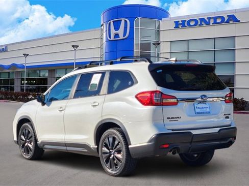 Used 2022 Subaru Ascent Onyx Edition image 4