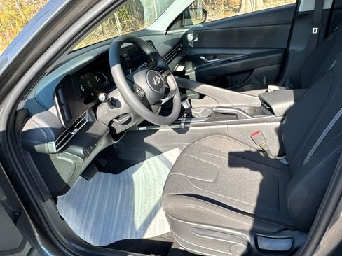New 2026 Hyundai Elantra SE image 8