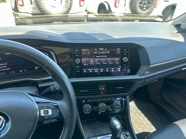 Used 2021 Volkswagen Jetta SEL Premium FWD image 11