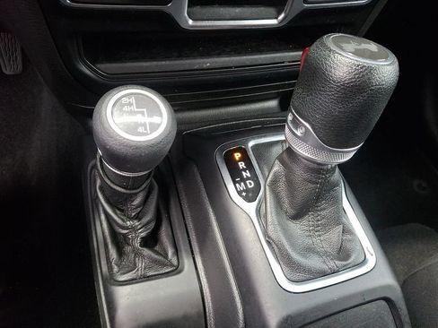 Used 2021 Jeep Wrangler Unlimited Sport AWD/4WD image 14