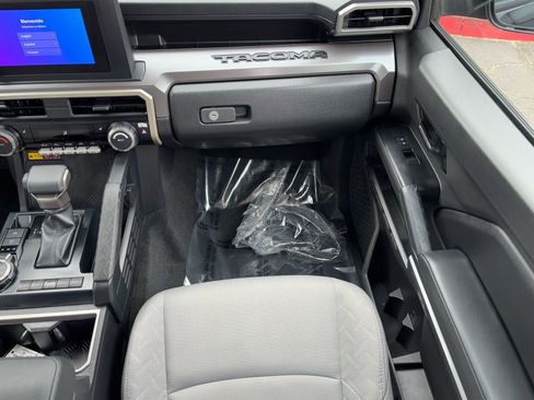 Certified 2025 Toyota Tacoma SR5 image 18