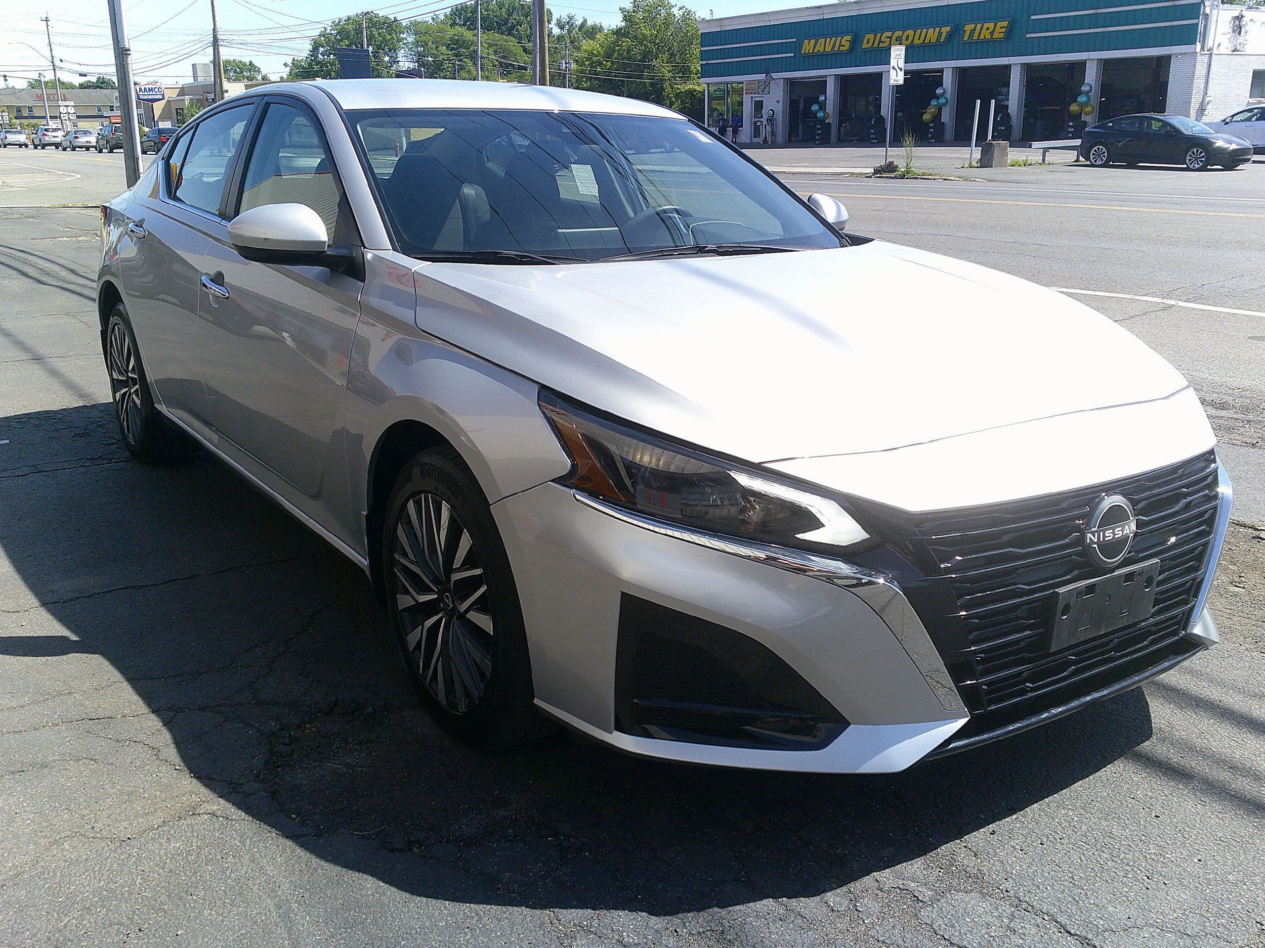 Used 2023 Nissan Altima 2.5 SV AWD/4WD image 4