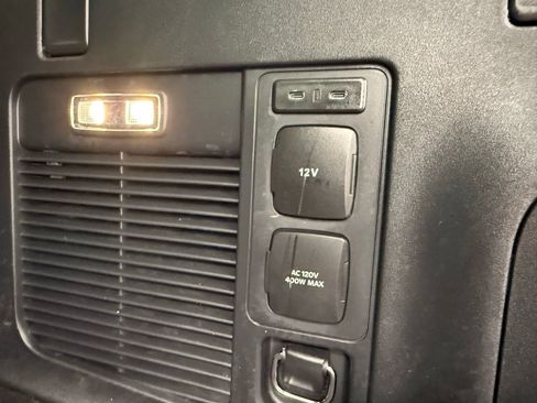Used 2025 Ford Expedition Max Platinum w/ Driver's Package AWD/4WD image 12