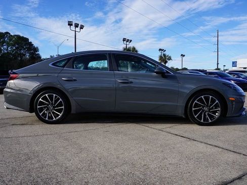Used 2021 Hyundai Sonata Limited w/ Preferred Accessory Package image 3