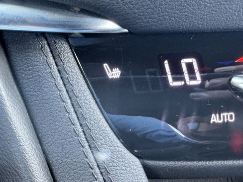 Used 2021 Cadillac XT5 Luxury image 23