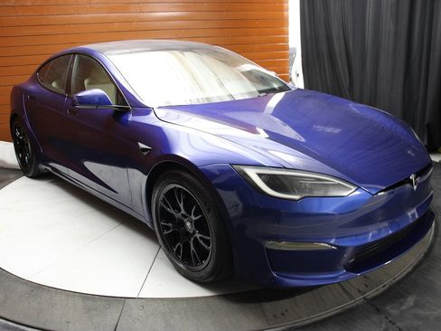 Used 2022 Tesla Model S AWD image 61