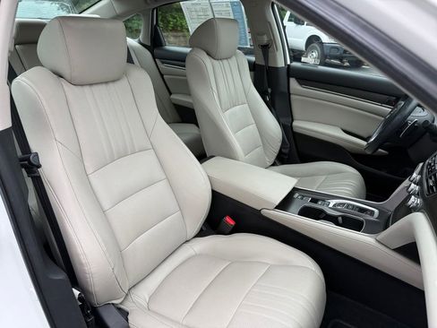 Used 2022 Honda Accord Touring image 18