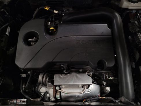 Used 2024 Chevrolet Equinox LS w/ Driver Confidence II Package FWD image 30