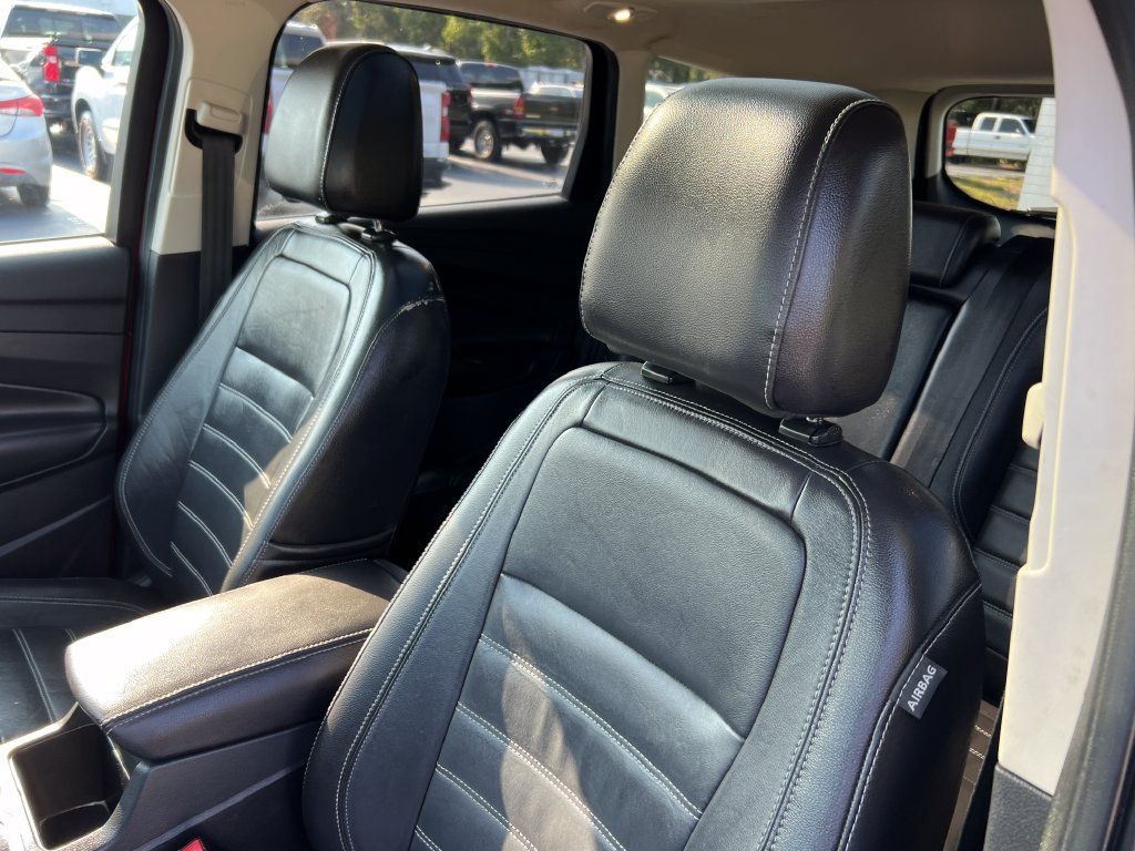 Used 2017 Ford Escape Titanium FWD image 9