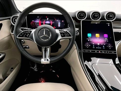 Certified 2025 Mercedes-Benz GLC 300 image 4