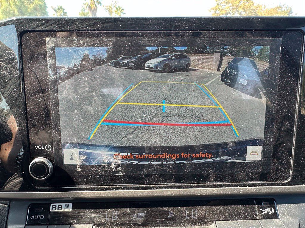 Used 2025 Toyota Camry LE w/ Convenience Package FWD image 10