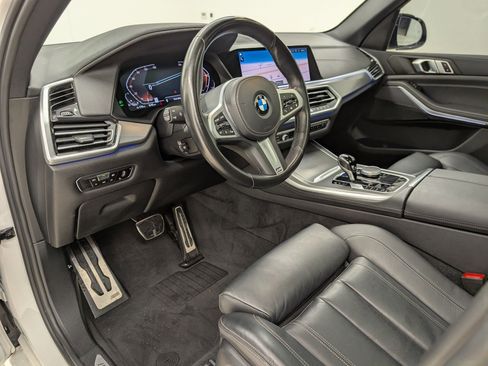 Used 2022 BMW X5 xDrive40i w/ M Sport Package image 4