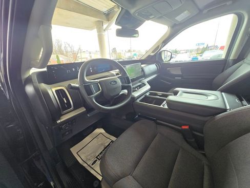 Used 2025 Ford Expedition Max Active image 11