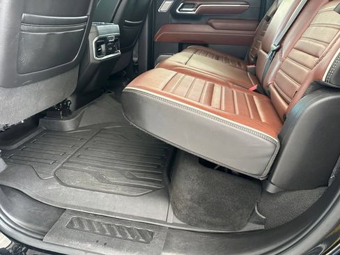 Used 2024 GMC Sierra 3500 Denali Ultimate AWD/4WD image 32