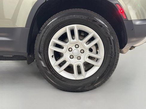 Used 2024 Land Rover Defender 110 S AWD/4WD image 34
