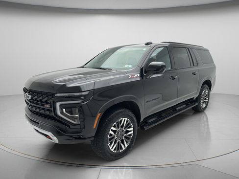 Used 2025 Chevrolet Suburban Z71 AWD/4WD image 7