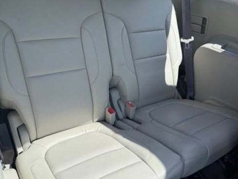 Used 2017 GMC Acadia Denali w/ Technology Package FWD image 14