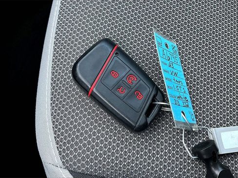 Used 2023 Volkswagen Taos S image 11