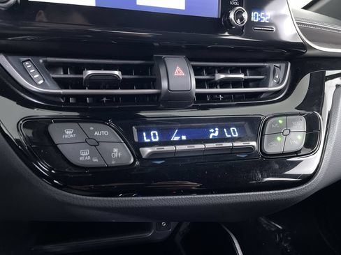 Used 2019 Toyota C-HR XLE FWD image 16
