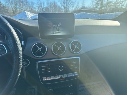 Used 2019 Mercedes-Benz GLA 250 4MATIC image 22