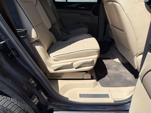 Certified 2024 Cadillac Escalade Premium Luxury AWD/4WD image 30
