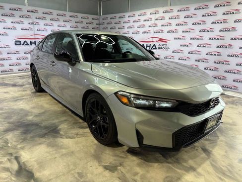 Used 2025 Honda Civic Sport image 4