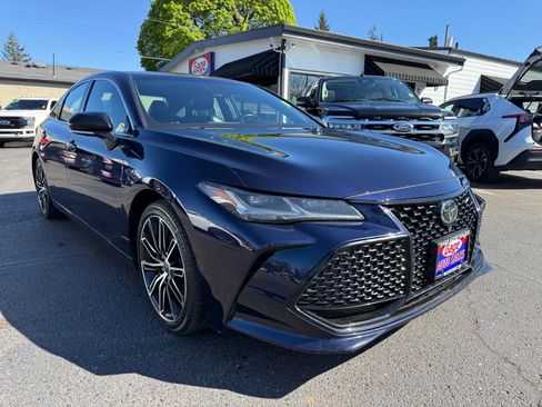 Used 2022 Toyota Avalon Touring w/ Advanced Safety Package image 7