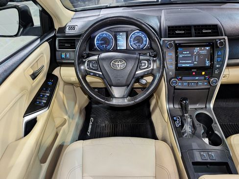 Used 2017 Toyota Camry XLE FWD image 3