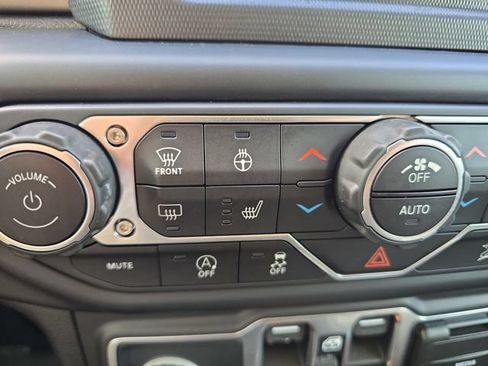 Used 2021 Jeep Wrangler Unlimited Sport AWD/4WD image 19