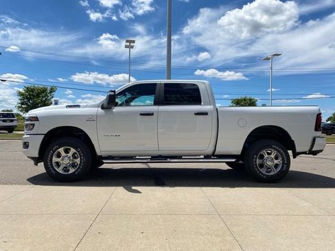 New 2026 RAM 2500 Big Horn AWD/4WD image 8