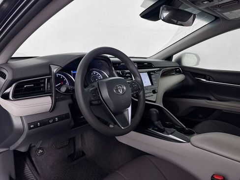 Used 2019 Toyota Camry L image 15